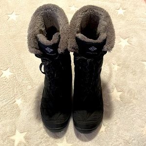 Columbia women boots, Size 8.5 in good to very good condition 🖤